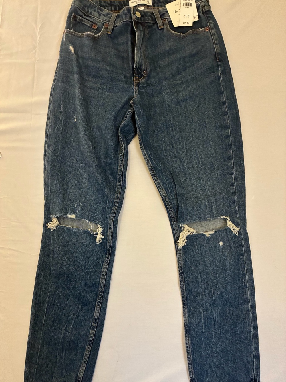 Abercrombie & Fitch Slim Straight Distressed Women’s  Jeans in Dark Blue’s NWT